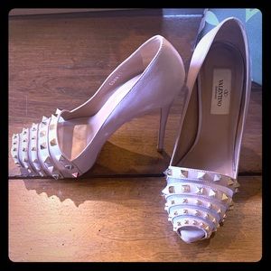 Authentic Valentino Rockstud Pumps
